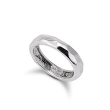 Load image into Gallery viewer, Narrow Faceted Band
