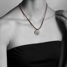 Load image into Gallery viewer, Fraternité Medallion
